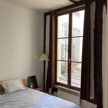 Flat In شقة باريس